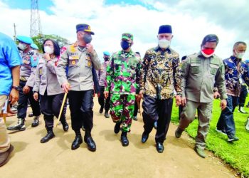 Gubernur Mahyeldi: Gerakan Sumdarsin Harus Memacu Vaksinasi Sumbar