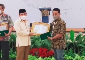 UPZ Baznas Semen Padang Raih Penghargaan dari Baznas RI sebagai yang Terbaik dalam Pelaporan dan Penyaluran Zakat