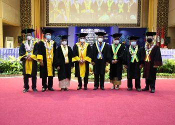 UNP Kukuhkan Tiga Guru Besar, Total Sudah 73 Profesor