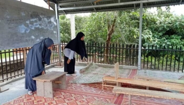 Melihat Santri Mengaji Sambil Bertani di Ponpes Nurul Yaqin Ambung Kabur