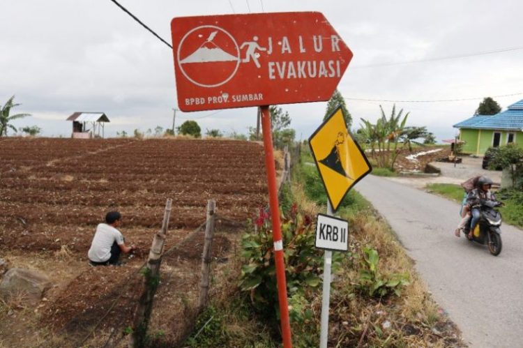 EWS Gunung Api Di Sumbar Berfungsi Dengan Baik, Warga Diminta Tak ...