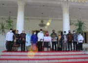 Prof. Raudha Thaib Dianugerahi Gelar Tokoh Masyarakat Adat pada Anugerah Kebudayaan Indonesia