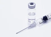 Tunggu Arahan Pusat, Dinkes Sumbar Masih Prioritaskan Vaksin Booster bagi Nakes