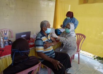 Sumbar Capai Target Vaksin 70 Persen