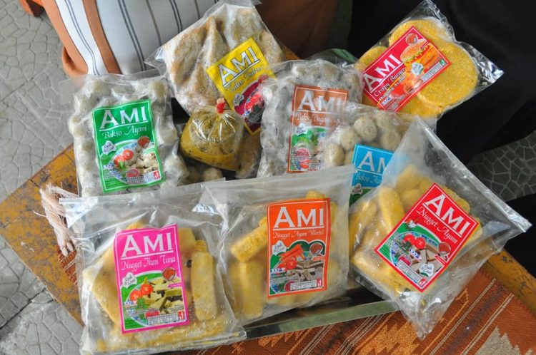 Produk kemasan Frozen Food Ami Nugget asli Padang Panjang.