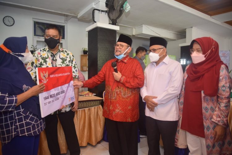 Bantuan dari Kemensos RI di terima oleh warga bermanfaat di Kota Sawahlunto, Sabtu (19/03/22). HUMAS