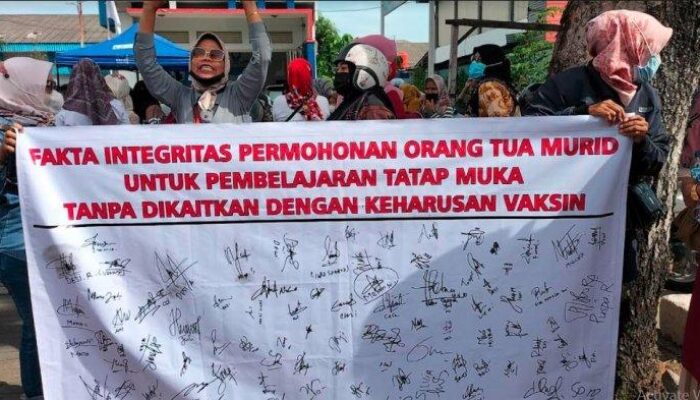 Mendikbudristek Peringatkan Daerah: Tak ada Wajib Vaksin Bagi Siswa, Pemda Jangan Tambah Persyaratan PTM!