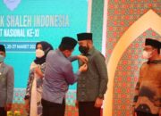 Fadly Amran Terima Anugerah FASI XI 2022