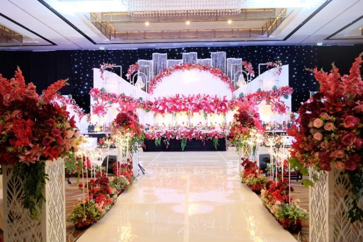 Hotel Santika Premiere Padang menawarkan promo nikah atau resepsi mewah dengan harga terjangkau. IST