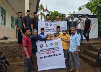 Tarbiyah-Perti Salurkan Bantuan Tahap Awal Rp45 Juta ke Pasaman-Pasbar