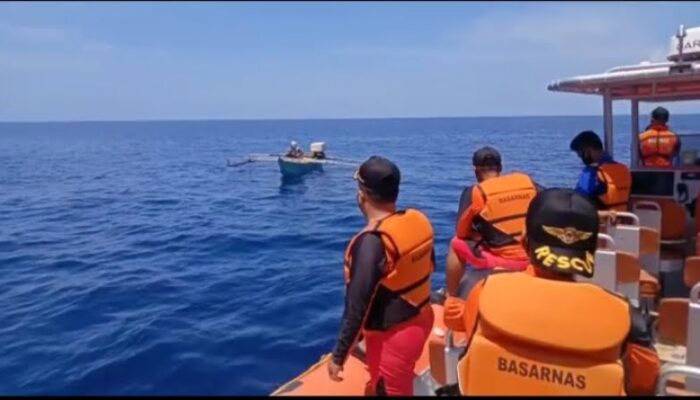 Wow! 14 Jam Nelayan Terombang-Ambing di Perairan Selat Bunga Laut