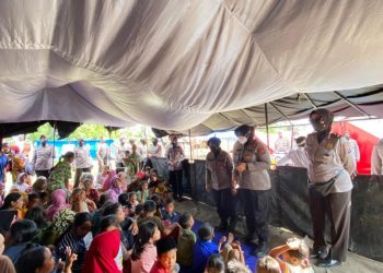 Polwan Polda Sumbar Salurkan Bantuan untuk Korban Gempa