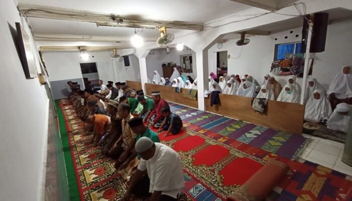 Hari Ini Jemaah Thariqah Naqsyabandiyah di Pauh Salat Tarawih