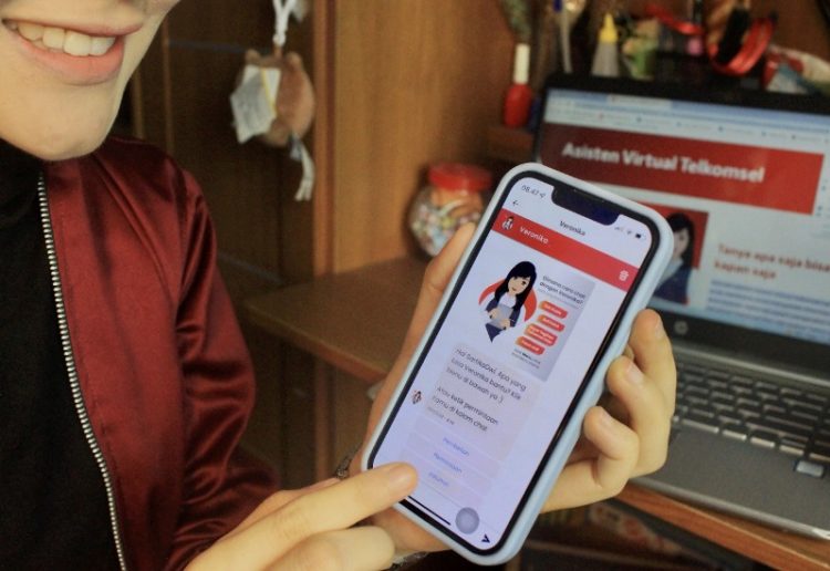 Veronika adalah layanan digital berbasis chatting untuk memberikan kemudahan bagi pelanggan, layanna secara virtual ini untuk menjawab berbagai permintaan informasi seputar produk dan layanan Telkomsel dari pelanggan kapan pun dan di mana pun. IST