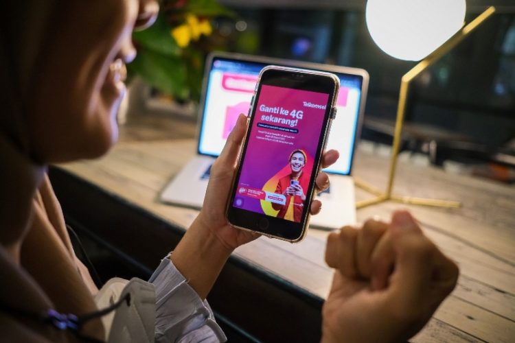 Telkomsel mulai proses peningkatan/pengalihan layanan jaringan 3G ke 4G/LTE di 504 kota/kabupaten wilayah Indonesia sepanjang tahun 2022 yang tahap pertamanya dimulai pada Maret hingga Mei. IST