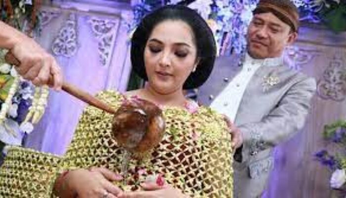 Sejarah Mitoni (Selamatan 7 bulan Kehamilan)