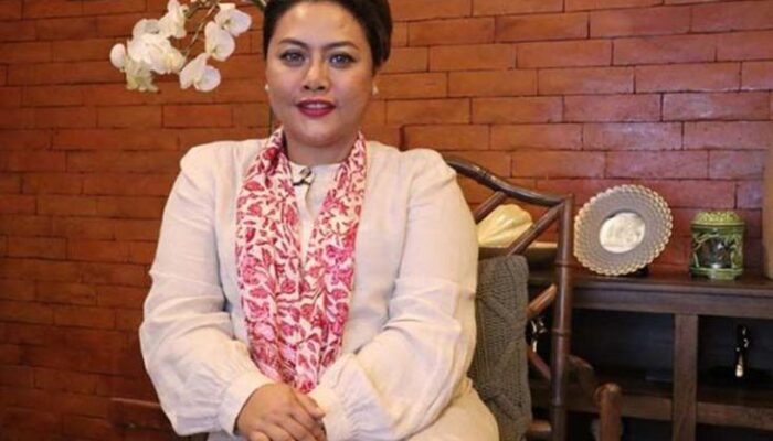 Usai Diperiksa, KPK Tetapkan Bupati Cantik Tabanan Bali (2016-2021) Tersangka Suap