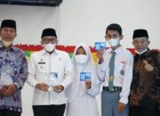 Tamat Sekolah, Lulusan MAN 2 Batusangkar Langsung Dapat KTP Elektronik