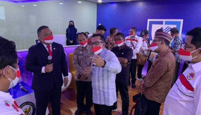 Bupati Tanah Datar Bersama 5 Kepala Daerah Lainnya Tandatangani BP2MI