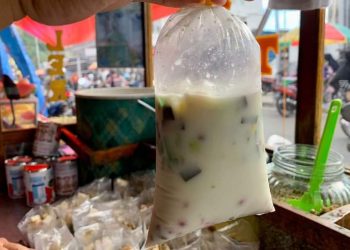 SERBA SERBI: Es Teler Mas Dana, Segarnya Khas Alpukat Cincau