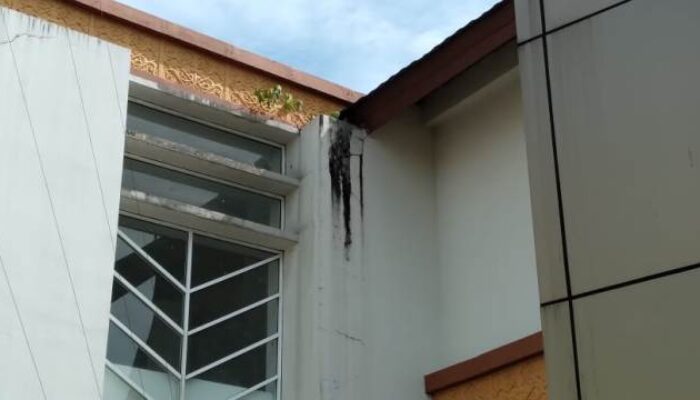 Ada 60 THL, Kok Gedung DPRD Dharmasraya Tak Terurus