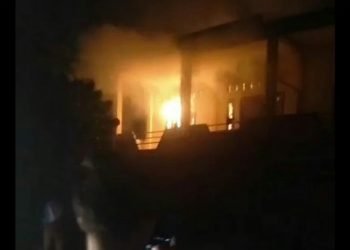 Kebakaran Dini Hari, Gedung 2 Lantai J&T Sitiung Nyaris Jadi Abu