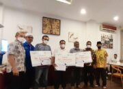 Buka Puasa Bersama PWI Sumbar, Bank Nagari Serahkan Hadiah Pemenang Lomba Karya Tulis