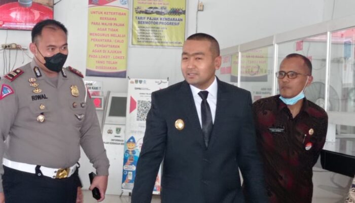 Wagub Sumbar Sidak Kantor Samsat Pessel