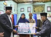 Sahur di Rumah Warga Tak Layak Huni, Gubernur Sumbar dan Rombongan Terharu