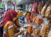 Temukan Makanan Kadaluarsa, Disperindag Padang Peringatkan Pedagang dan Pelaku Usaha Swalayan!