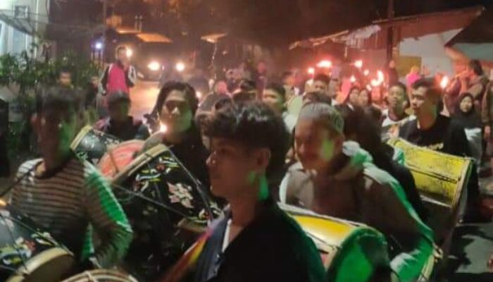 Semarak Sambut Idul Fitri di Padang Panjang, Anak Nagari Gunuang Gelar Pawai Takbiran