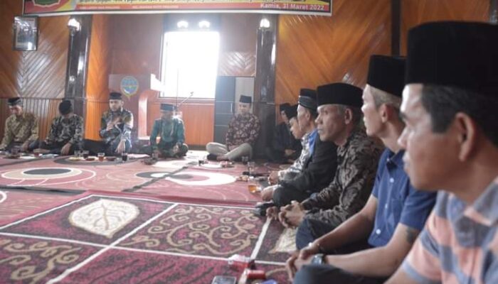 Halalbihalal Bersama KAN Lareh Nan Panjang, Wako Fadly Amran Minta Dukungan Ninik Mamak dalam Pembinaan Generasi Muda