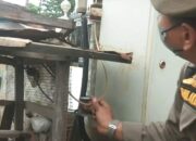 Rawan Disalahgunakan, PLN Bersama Pol PP  Putus Sambungan Listrik di Pantai Padang