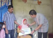 Duduk di Kursi Roda, Martina Wati Terharu Dibezuk Walikota Sawahlunto Deri Asta