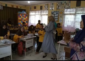 74 Siswa SD Kebun Sikolos Padang Panjang Diimunisasi Campak dan Rubella