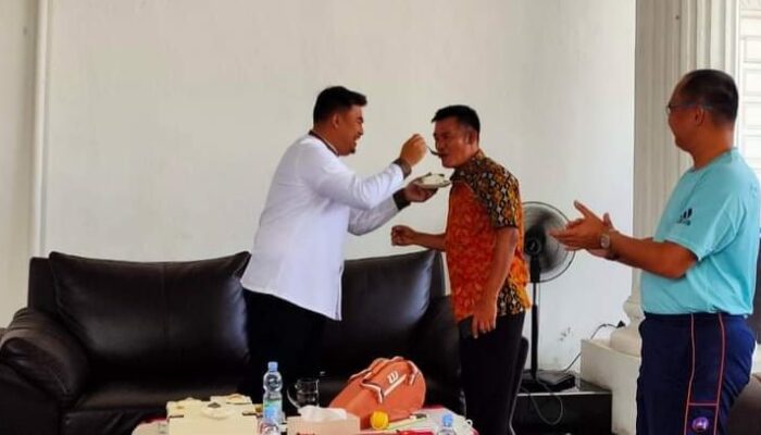 Hari Lahir 33 Tahun, Bupati Sutan Riska dapat Kejutan dari Forkopimda dan Wakilnya Periode 2016-2021