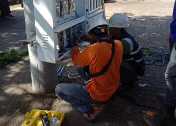 PLN Siapkan 2 Unit SPLU untuk Melistriki Pedagang di Pelabuhan Gili Mas