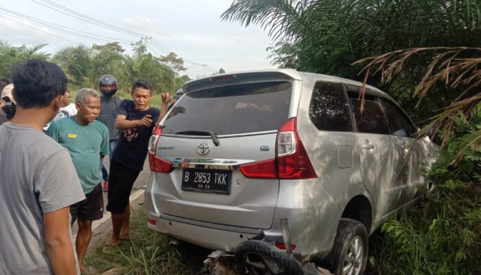 Dihantam Avanza, Pengendara Vario Tewas di Jalinsum Dharmasraya