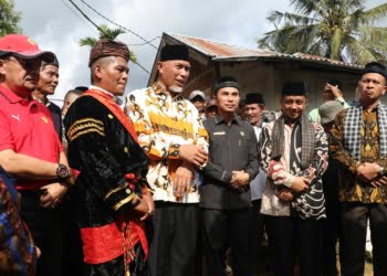 Masyarakat Hibahkan Lahan, Gubernur Mahyeldi Langsung Perintahkan Kadis BMCKTR Bangun Jalan Pagadih Palupuah