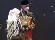 Dinilai Sukses Membina K3, Gubernur Mahyeldi dapat Reward dari Menaker RI