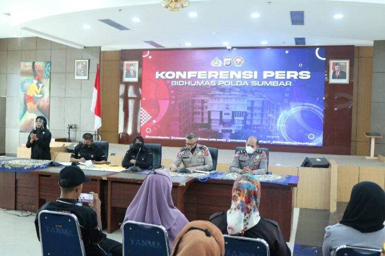 konferensi pers