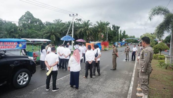 PKL dan Pelaku UMKM Direlokasi ke Depan PN Pasbar