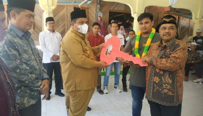 Perantau Tanjuang Medan Beri Bantuan Ambulans