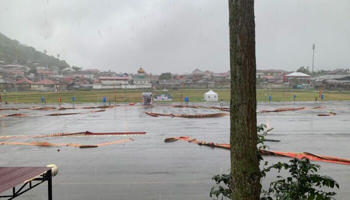 Padang Panjang Diguyur Hujan, Salat Idulfitri Pindah ke Islamic Center