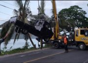 Mobil Pikap Terjun ke Laut, Dua Selamat dan Tiga Orang Hilang
