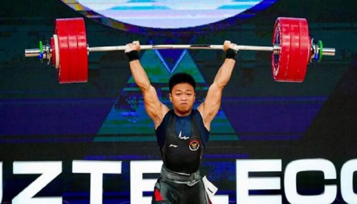 ANGKAT BERAT: Raih Emas, Rahmat Erwin Abdullah juga Pecahkan Rekor SEA Games