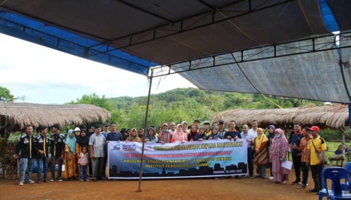 Tiga Program Studi ITP Beri Penyuluhan Waspada Longsor dan Bangunan Tahan Gempa di Sungkai