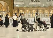 Layanan Resmi! Ada Jasa Kursi Roda Bagi Jemaah Haji untuk Tawaf dan Sai di Masjidil Haram