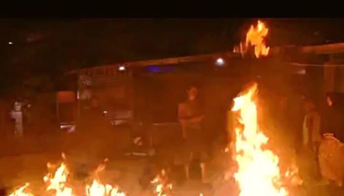 Seorang PKL di Jalan Khatib Sulaiman Bertindak Konyol Saat Ditertibkan Praja Wanita Satpol PP Padang