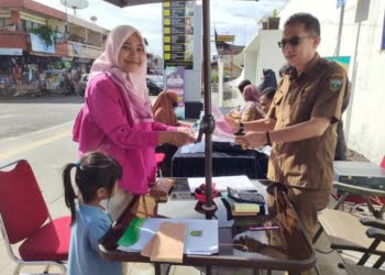 Pelayanan PBB di Pasar Pusat Padang Panjang Disambut Antusias Warga